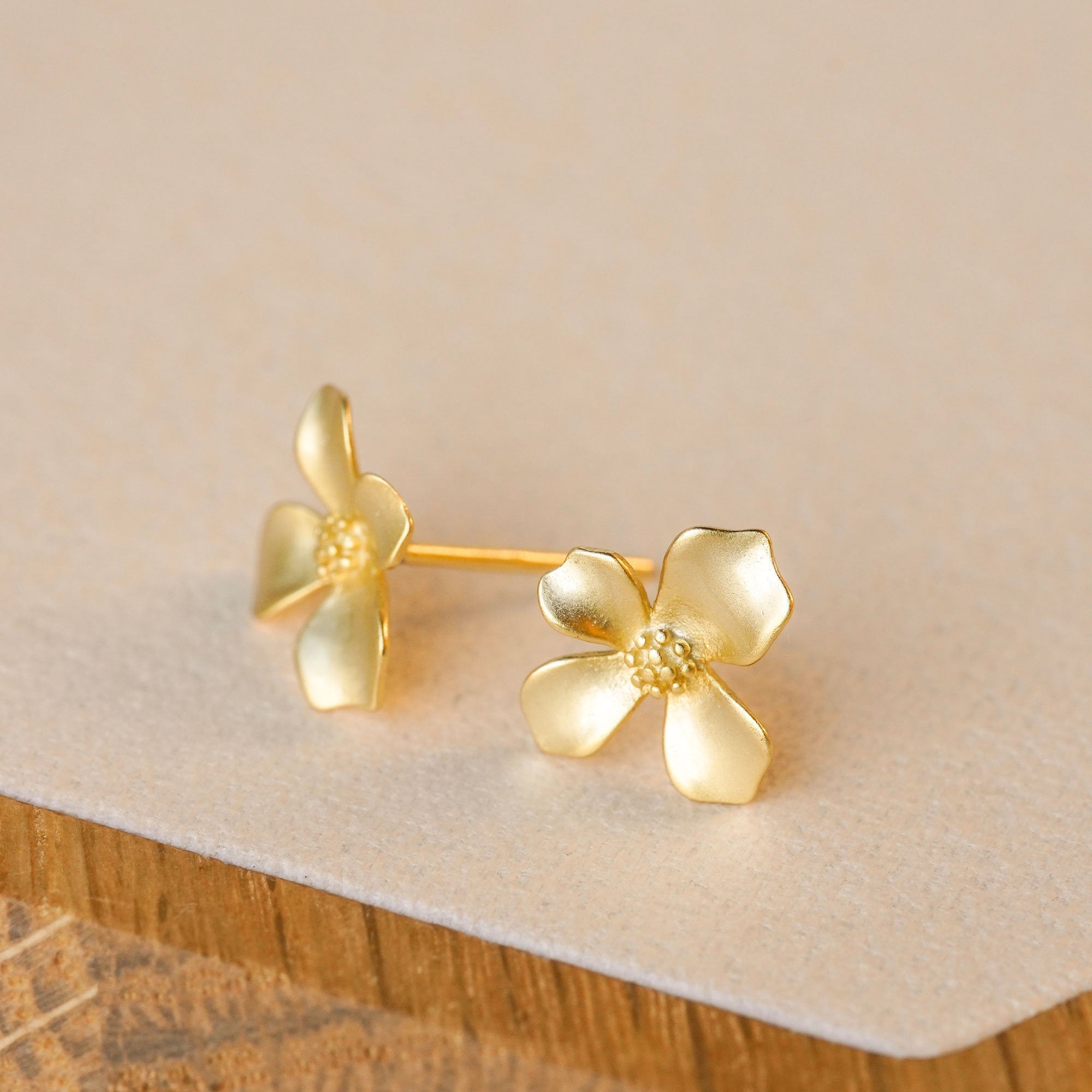 GARDENIA FLOWER EARRINGS