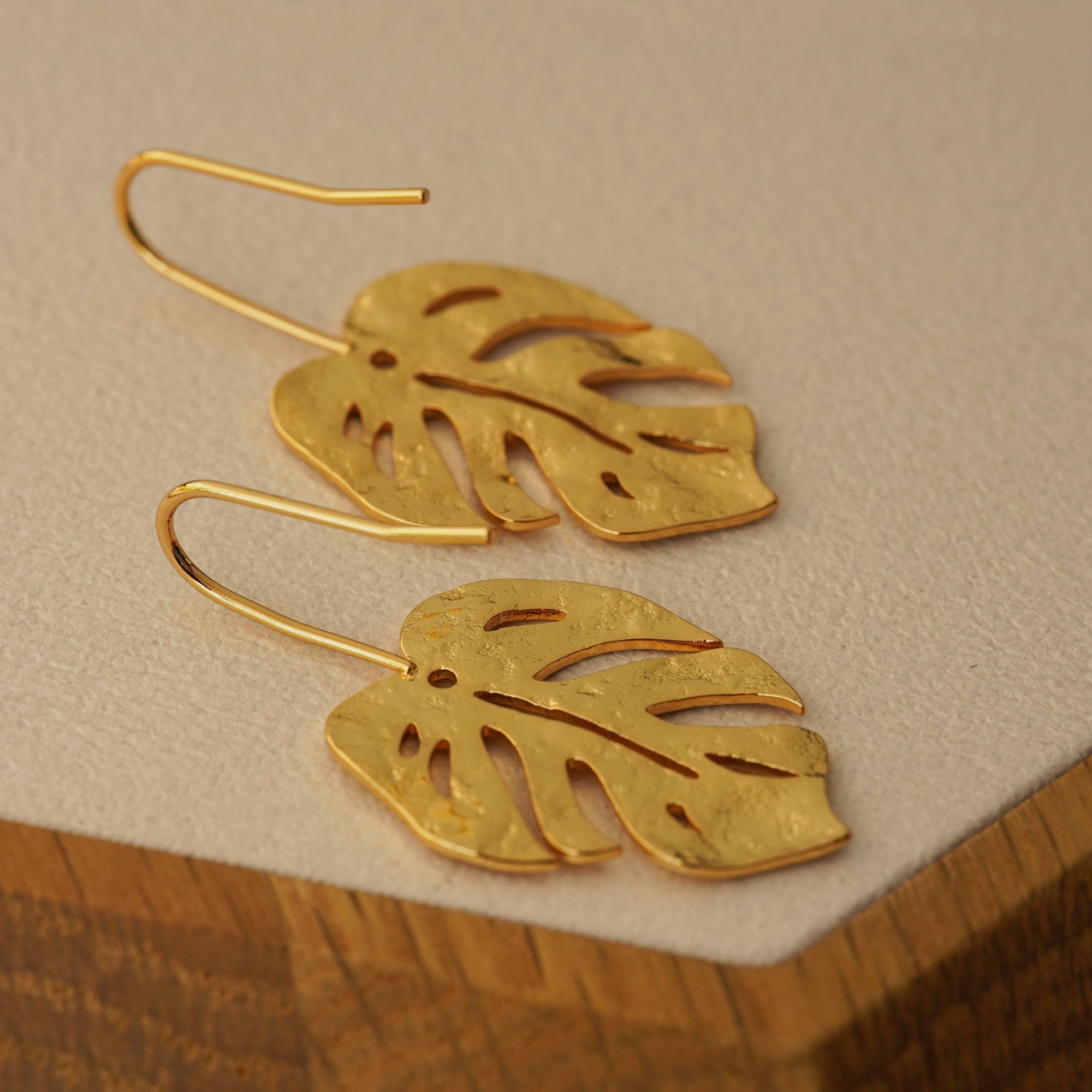 MONSTERA LEAF EARRINGS