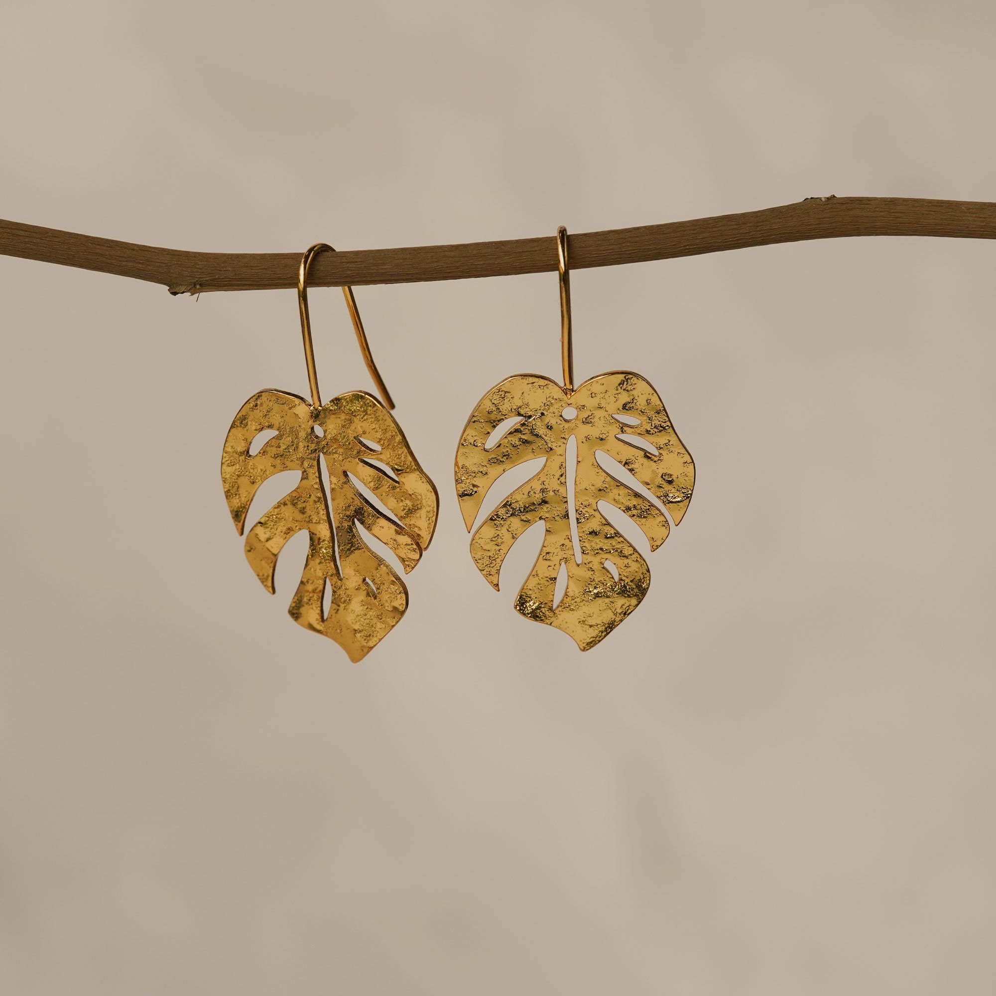 MONSTERA LEAF EARRINGS