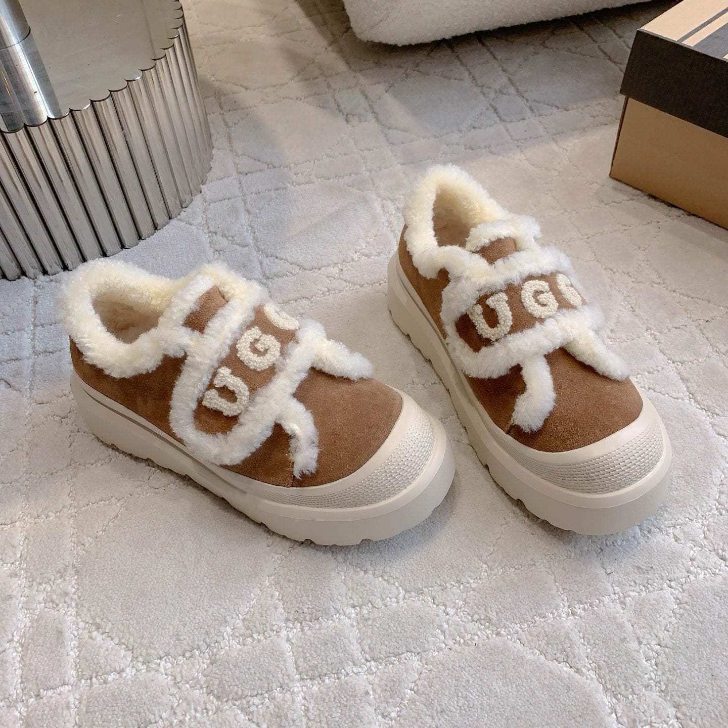 UGG Tazz Slipper Loafers Brown Mix Beige Suede and Fleece 516904