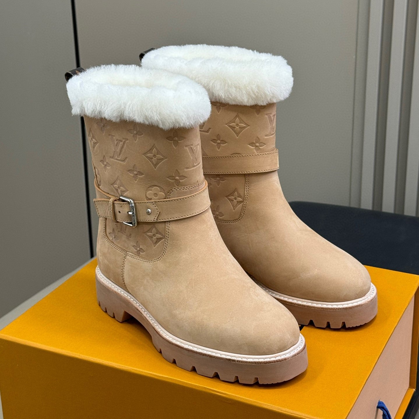 LV Territory Flat Ankle Boots Light Brown Suede Wool 542258