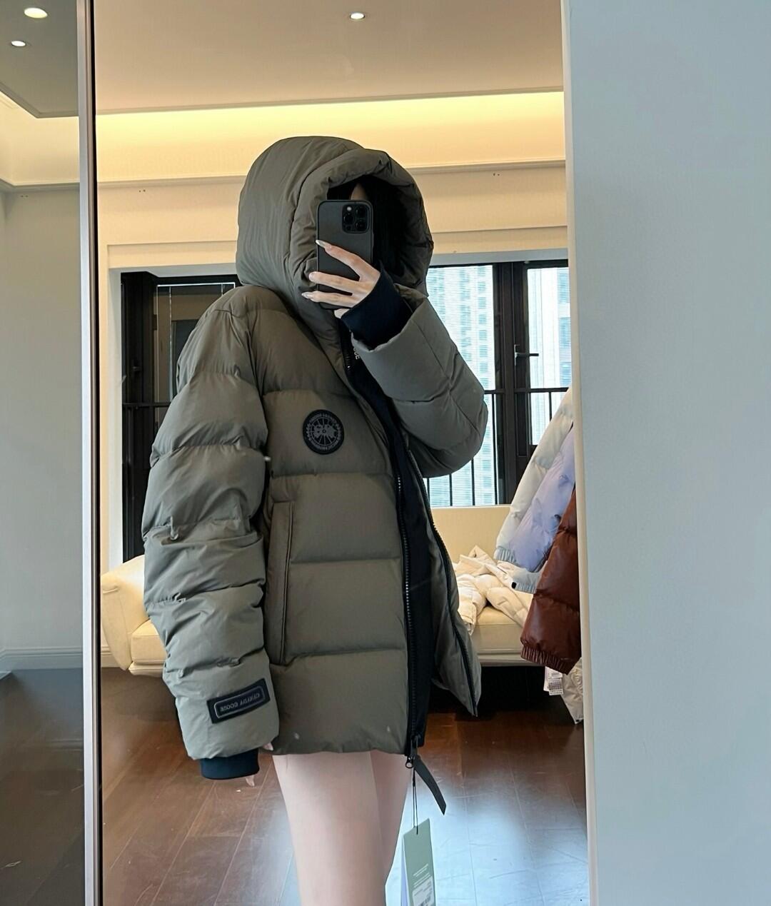 C. Goose Down Jacket Olive Gray Polyester 0014