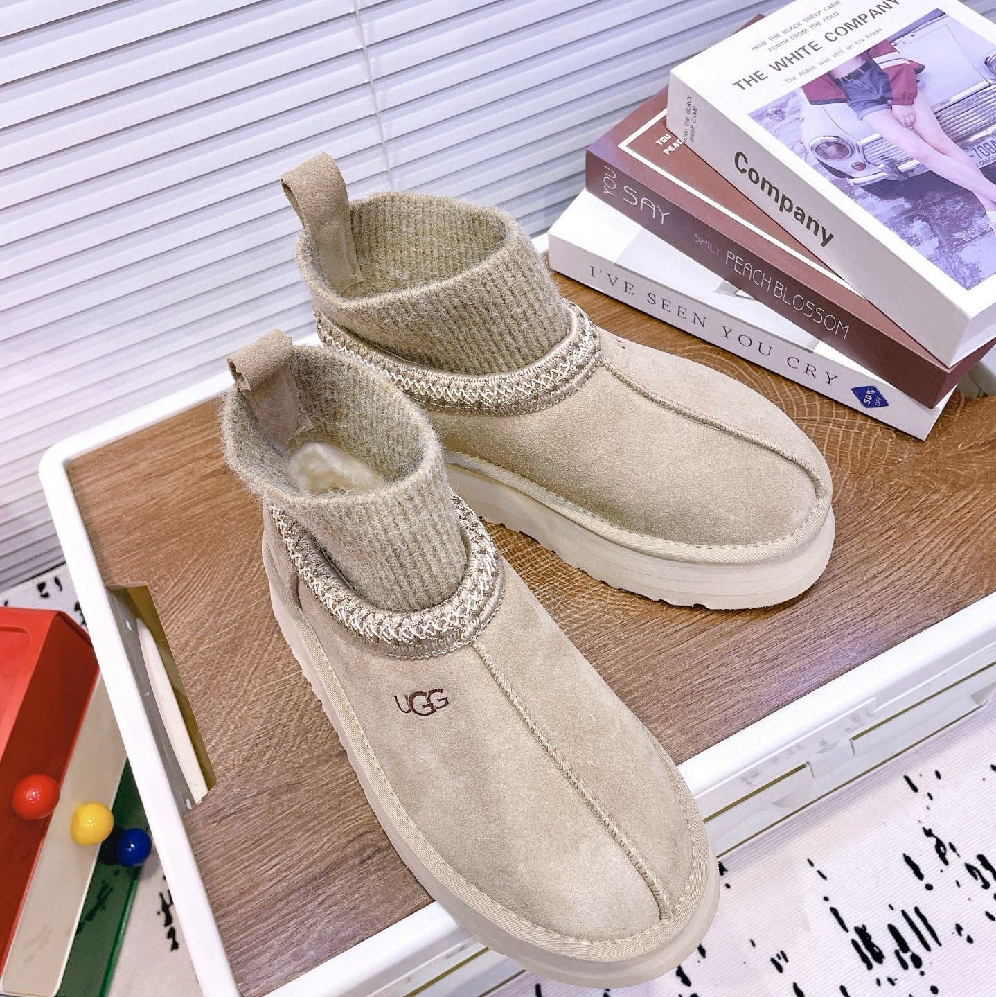 UGG Tazz Platform Boots Light Gray Frabic Suede 512866