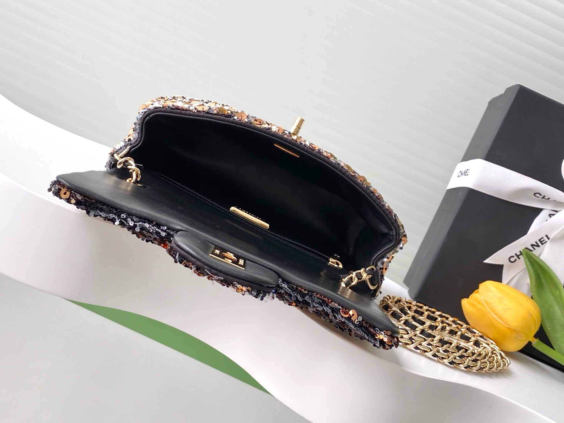 CLASSIC FLAP BAG 21 IN BROWN MIX BLACK SEQUINS