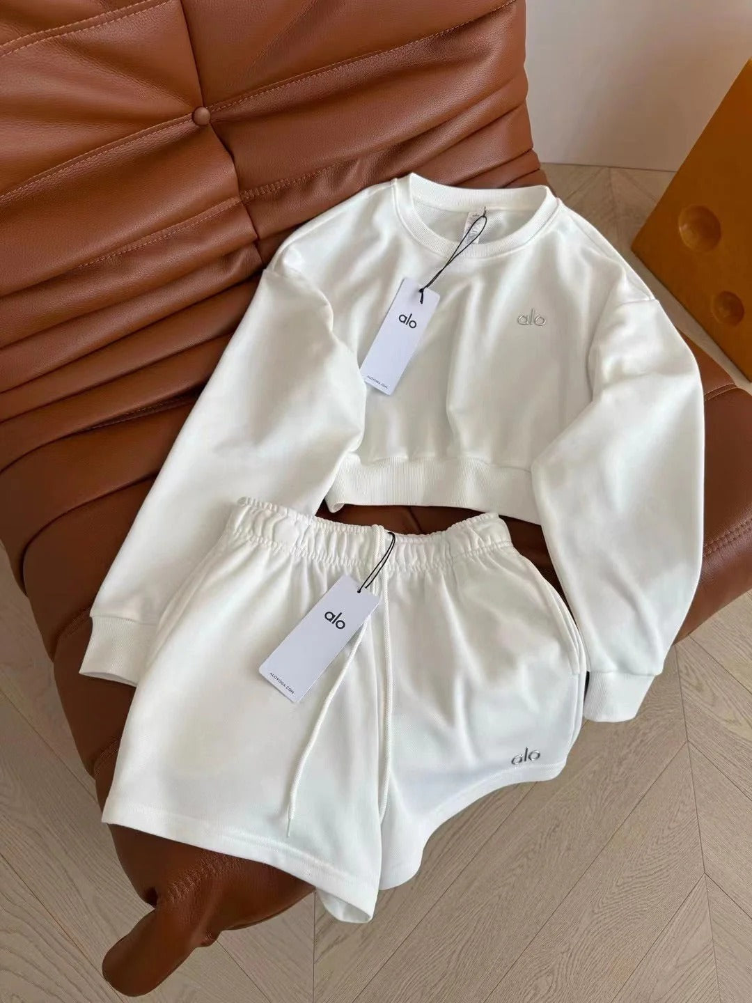 ALO TRACKSUIT SET STYLE 46